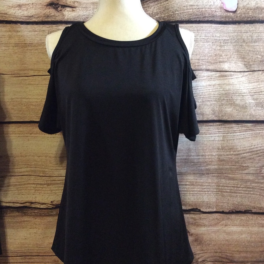 NWOT Cold shoulder black tunic